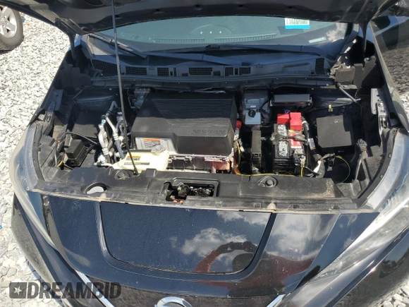 2018 Nissan LEAF SV z VIN 1N4AZ1CP9JC302658, wystawiony jako Copart lot #51009405 z przebiegiem 105 616 mil mil oraz Czysty tytuł • Clean title. Historia ofert i sprzedaży dostępna na DreamBid. Obrazek 12.