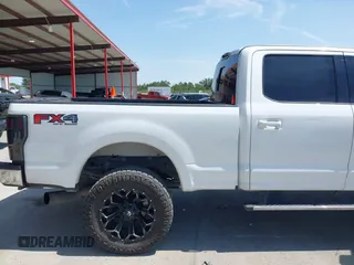 2017 Ford F-250 Lariat with VIN 1FT7W2BT5HEB40592, listed as a IAAI auction lot 42289316 with 316,783 mi miles and . Bid and sale history available at DreamBid. Image 19.