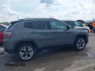 2019 Jeep Compass Limited z VIN 3C4NJDCB3KT734161, wystawiony jako IAAI lot #42114380 z przebiegiem 131 426 mil mil oraz . Historia ofert i sprzedaży dostępna na DreamBid. Obrazek 14.