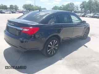 2013 Chrysler 200 Limited with VIN 1C3CCBCG0DN543371, listed as a IAAI auction lot 41968600 with 94,560 mi miles. Bid and sale history available at carsss.com. Image 4.