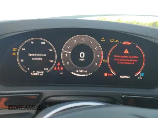 2024 Porsche Cayenne z VIN WP1BA2AY2RDA52904, wystawiony jako Copart lot #61576575 z przebiegiem 16 883 mil mil oraz Szkoda całkowita • Salvage title. Historia ofert i sprzedaży dostępna na DreamBid. Obrazek 9.