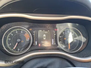 2017 Jeep Cherokee Altitude z VIN 1C4PJLAS0HW596491, wystawiony jako Copart lot #46773705 z przebiegiem 104 015 mil mil oraz Szkoda całkowita • Salvage title. Historia ofert i sprzedaży dostępna na DreamBid. Obrazek 9.