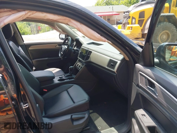 2018 Volkswagen Atlas SE z VIN 1V2KR2CA4JC569589, wystawiony jako IAAI lot #42471911 z przebiegiem 91 859 mil mil oraz . Historia ofert i sprzedaży dostępna na DreamBid. Obrazek 5.