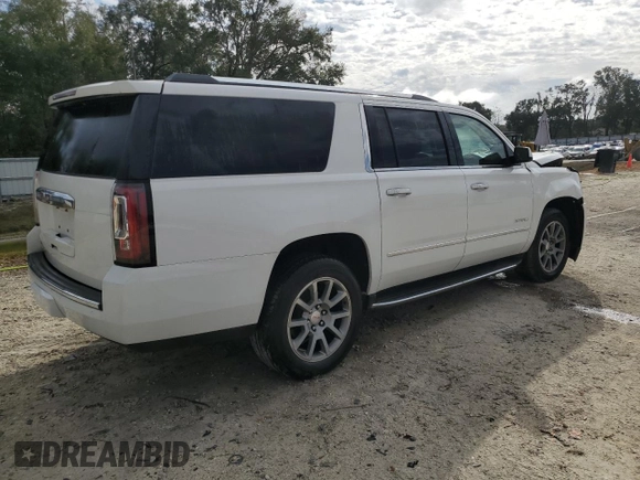 2019 GMC Yukon XL Denali with VIN 1GKS1HKJ2KR178862, listed as a Copart auction lot 86518184 with 44,228 mi miles and Salvage Title. Bid and sale history available at carsss.com. Image 3.