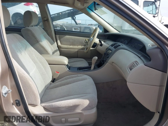 2001 Toyota Avalon XL w/Bucket Seats with VIN 4T1BF28B61U131772, listed as a IAAI auction lot 42039204 with Not Provided miles. Bid and sale history available at carsss.com. Image 5.