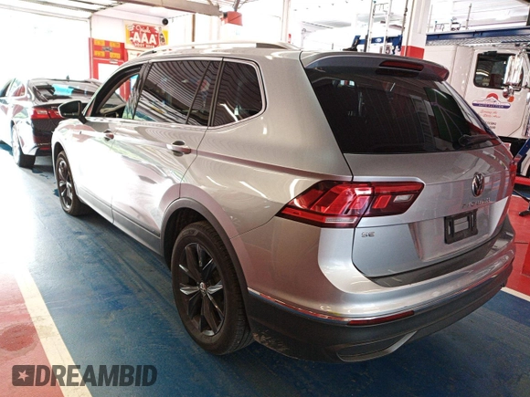 2024 Volkswagen Tiguan SE with VIN 3VV3B7AX8RM108454, listed as a IAAI auction lot 42793135 with 34,423 mi miles and . Bid and sale history available at DreamBid. Image 13.