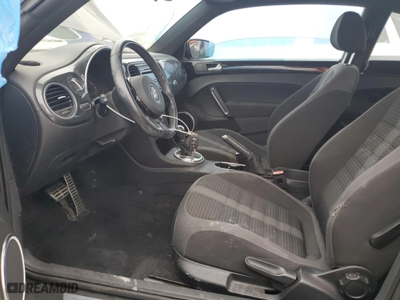 2012 Volkswagen Beetle 2.0T Turbo PZEV with VIN 3VWVA7AT1CM618883, listed as a Copart auction lot 85873174 with 100,482 mi miles and Salvage Title. Bid and sale history available at carsss.com. Image 7.