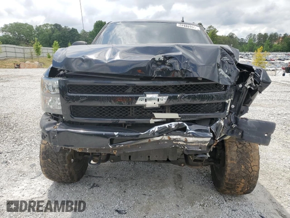 2013 Chevrolet Silverado 1500 LT with VIN 3GCPKSE76DG372440, listed as a Copart auction lot 52217035 with 180,629 mi miles and Clean Title. Bid and sale history available at DreamBid. Image 5.