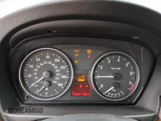 2006 BMW 3 Series 330i z VIN WBAVB33556KS36808, wystawiony jako Copart lot #50209425 z przebiegiem 156 235 mil mil oraz Czysty tytuł • Clean title. Historia ofert i sprzedaży dostępna na DreamBid. Obrazek 9.