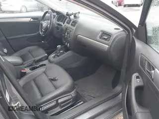 2015 Volkswagen Jetta SE with VIN 3VWD07AJ4FM306977, listed as a IAAI auction lot 41719328 with 105,680 mi miles and . Bid and sale history available at DreamBid. Image 5.