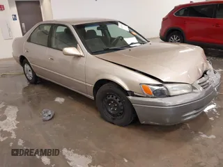 1999 Toyota Camry LE с VIN 4T1BG22K7XU396845, выставлен на аукционе IAAI как лот 41937410 с пробегом 145 928 миль миль и . История ставок и продаж доступна на DreamBid. Изображение 1.