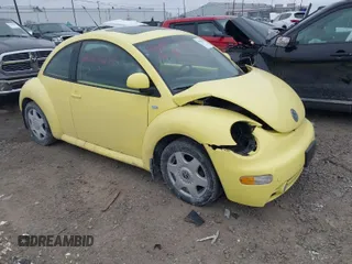 2000 Volkswagen Beetle GLS with VIN 3VWCC21C9YM485902, listed as a IAAI auction lot 41283215 with 149,528 mi miles and . Bid and sale history available at DreamBid. Image 1.