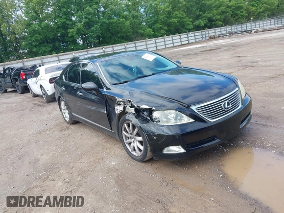 2007 Lexus LS 460 z VIN JTHBL46F075046961, wystawiony jako IAAI lot #42240797 z przebiegiem 293 446 mil mil oraz . Historia ofert i sprzedaży dostępna na DreamBid. Obrazek 1.