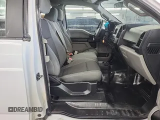 2019 Ford F-150 XL with VIN 1FTEX1EB1KKD33686, listed as a IAAI auction lot 42226198 with 199,734 mi miles. Bid and sale history available at carsss.com. Image 1.