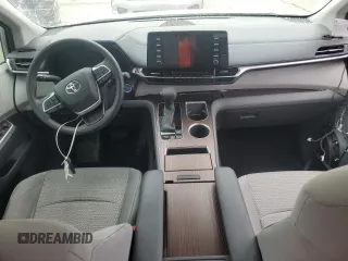 2021 Toyota Sienna LE z VIN 5TDBRKEC2MS031556, wystawiony jako Copart lot #42641195 z przebiegiem 55 211 mil mil oraz Szkoda całkowita • Salvage title. Historia ofert i sprzedaży dostępna na DreamBid. Obrazek 8.