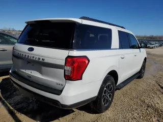 2024 Ford Expedition Max XLT with VIN 1FMJK1J82REA54260, listed as a Copart auction lot 46817225 with 1,540 mi miles and Clean Title. Bid and sale history available at DreamBid. Image 3.
