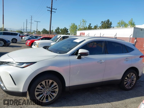2023 Toyota Venza LE with VIN JTEAAAAH9PJ151432, listed as a IAAI auction lot 41956013 with 21,491 mi miles and . Bid and sale history available at carsss.com. Image 13.