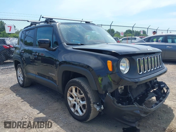 2015 Jeep Renegade Latitude with VIN ZACCJBBT2FPC27884, listed as a IAAI auction lot 39640157 with 136,632 mi miles. Bid and sale history available at carsss.com. Image 1.
