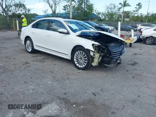 2016 Volkswagen Passat SE с VIN 1VWBS7A35GC036910, выставлен на аукционе IAAI как лот 41987411 с пробегом 108 250 миль миль и . История ставок и продаж доступна на DreamBid. Изображение 1.