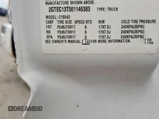 2006 GMC Sierra 1500 SLE1 z VIN 2GTEC13T561146383, wystawiony jako Copart lot #59738675 z przebiegiem 268 109 mil mil oraz Czysty tytuł • Clean title. Historia ofert i sprzedaży dostępna na DreamBid. Obrazek 12.