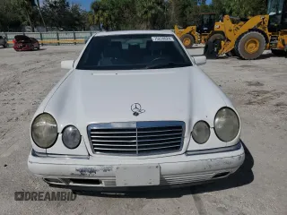 1997 Mercedes-Benz E-Class with VIN WDBJF55F2VJ024815, listed as a Copart auction lot 75228024 with 184,398 mi miles and Non Repairable. Bid and sale history available at carsss.com. Image 5.