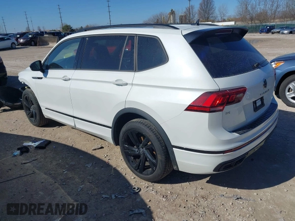2024 Volkswagen Tiguan SE R-Line Black with VIN 3VV8B7AX3RM052588, listed as a IAAI auction lot 41876448 with 22,835 mi miles and . Bid and sale history available at DreamBid. Image 3.