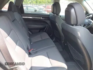 2012 Kia Sorento LX z VIN 5XYKT4A15CG256924, wystawiony jako IAAI lot #42483108 z przebiegiem 208 525 mil mil oraz . Historia ofert i sprzedaży dostępna na DreamBid. Obrazek 8.