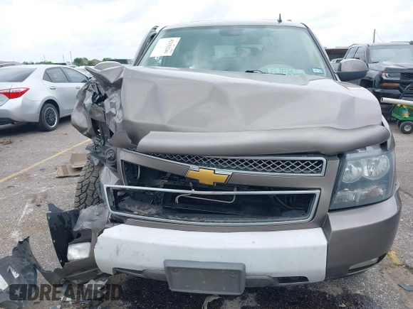 2012 Chevrolet Suburban LT with VIN 1GNSKJE78CR131456, listed as a IAAI auction lot 42152241 with 215,790 mi miles and . Bid and sale history available at DreamBid. Image 12.