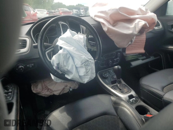 2020 Jeep Compass Latitude with VIN 3C4NJDBB1LT234678, listed as a Copart auction lot 64072925 with 38,997 mi miles and Salvage title. Bid and sale history available at DreamBid. Image 8.