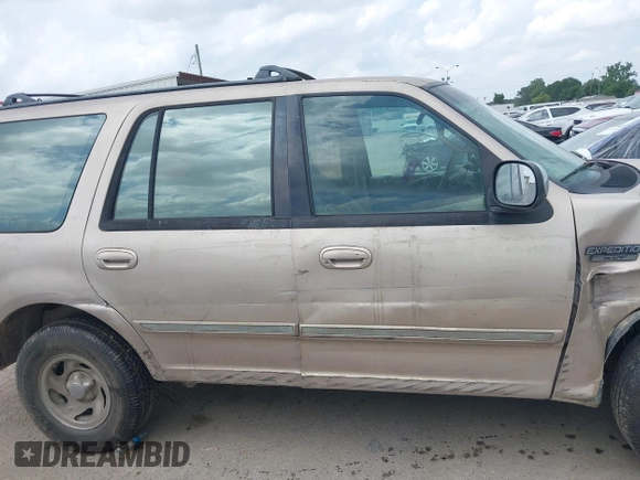 1997 Ford Expedition XLT with VIN 1FMEU1765VLB24163, listed as a IAAI auction lot 42303093 with 137,427 mi miles and . Bid and sale history available at DreamBid. Image 13.