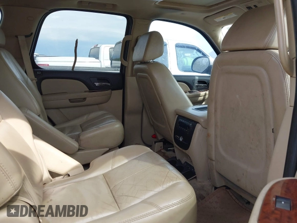 2007 Chevrolet Tahoe LS z VIN 1GNFC13J97R308812, wystawiony jako IAAI lot #41898016 z przebiegiem 178 559 mil mil oraz . Historia ofert i sprzedaży dostępna na DreamBid. Obrazek 8.