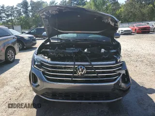 2024 Volkswagen Atlas SE with VIN 1V2WR2CA3RC536421, listed as a Copart auction lot 52762625 with 30,366 mi miles and Non repairable. Bid and sale history available at DreamBid. Image 5.