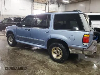 1997 Ford Explorer XLT with VIN 1FMDU35P8VZB98855, listed as a Copart auction lot 44594105 with 210,155 mi miles and Salvage title. Bid and sale history available at DreamBid. Image 2.