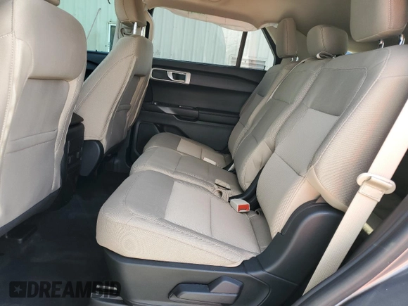 2022 Ford Explorer with VIN 1FMSK7BH1NGB77813, listed as a Copart auction lot 68870304 with 13,910 mi miles and Salvage Title. Bid and sale history available at carsss.com. Image 11.
