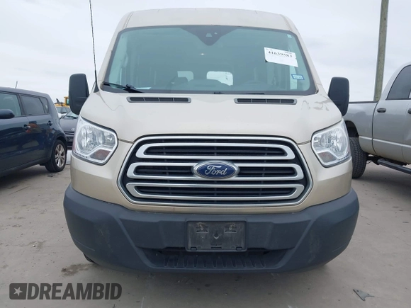 2019 Ford Transit Passenger XL with VIN 1FBAX2CM4KKA98570, listed as a IAAI auction lot 41639583 with 117,876 mi miles and . Bid and sale history available at carsss.com. Image 6.