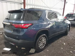 2023 Chevrolet Traverse LT Cloth with VIN 1GNEVGKWXPJ136486, listed as a IAAI auction lot 41690833 with 89,329 mi miles. Bid and sale history available at carsss.com. Image 4.