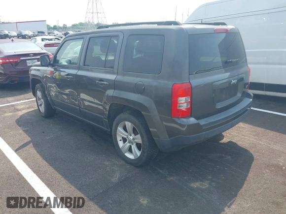 2014 Jeep Patriot Latitude z VIN 1C4NJPFA9ED763968, wystawiony jako IAAI lot #42395766 z przebiegiem 134 504 mil mil oraz . Historia ofert i sprzedaży dostępna na DreamBid. Obrazek 3.