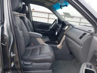 2008 Honda Pilot EX-L with VIN 5FNYF18748B029474, listed as a IAAI auction lot 41711002 with 185,035 mi miles. Bid and sale history available at carsss.com. Image 5.