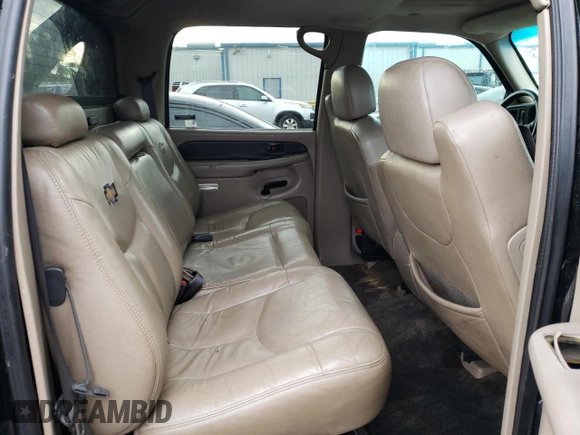 2002 Chevrolet Avalanche with VIN 3GNEC13TX2G104249, listed as a Copart auction lot 62910112 with 217,614 mi miles and Salvage title. Bid and sale history available at DreamBid. Image 6.