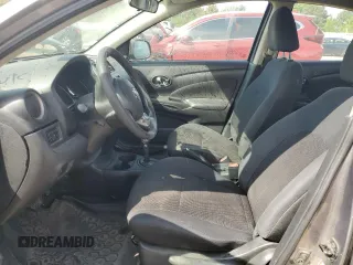 2013 Nissan Versa S Plus z VIN 3N1CN7AP5DL884595, wystawiony jako Copart lot #55261085 z przebiegiem 148 058 mil mil oraz Szkoda całkowita • Salvage title. Historia ofert i sprzedaży dostępna na DreamBid. Obrazek 7.
