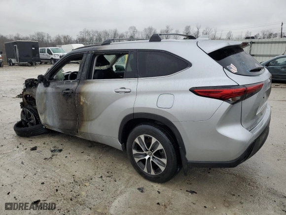 2022 Toyota Highlander XLE with VIN 5TDGZRBH5NS561228, listed as a Copart auction lot 85669744 with 0 mi miles and Non Repairable. Bid and sale history available at carsss.com. Image 2.
