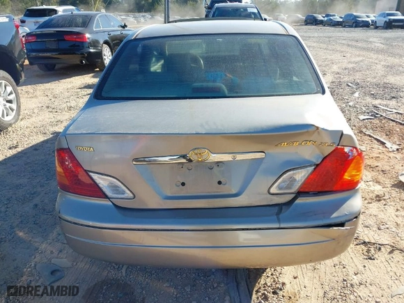2000 Toyota Avalon XL with VIN 4T1BF28B0YU045612, listed as a IAAI auction lot 40614425 with NaN miles. Bid and sale history available at carsss.com. Image 16.