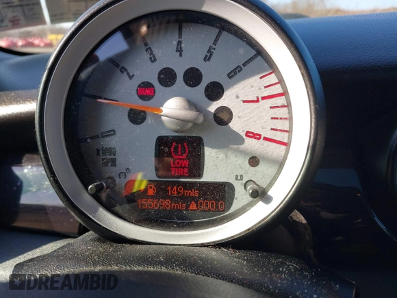 2009 MINI Cooper Hardtop with VIN WMWMF33509TU71339, listed as a IAAI auction lot 41777908 with 155,698 mi miles. Bid and sale history available at carsss.com. Image 7.