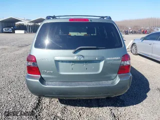 2004 Toyota Highlander with VIN JTEEP21AX40043007, listed as a IAAI auction lot 41675720 with 212,330 mi miles. Bid and sale history available at carsss.com. Image 16.