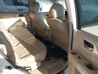 2014 Nissan Pathfinder SV with VIN 5N1AR2MN4EC626860, listed as a IAAI auction lot 42094147 with 275,819 mi miles. Bid and sale history available at carsss.com. Image 8.