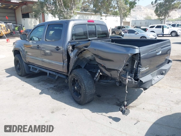 2013 Toyota Tacoma PreRunner z VIN 5TFJX4GN2DX018800, wystawiony jako IAAI lot #42304447 z przebiegiem 188 409 mil mil oraz . Historia ofert i sprzedaży dostępna na DreamBid. Obrazek 3.