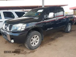 2006 Nissan Titan LE z VIN 1N6AA07B86N558017, wystawiony jako IAAI lot #42179803 z przebiegiem 185 367 mil mil oraz . Historia ofert i sprzedaży dostępna na DreamBid. Obrazek 2.