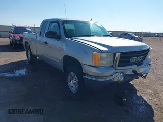 2008 GMC Sierra 1500 SLE1 z VIN 2GTEK19JX81233806, wystawiony jako IAAI lot #40382411 z przebiegiem 318 796 mil mil oraz . Historia ofert i sprzedaży dostępna na DreamBid. Obrazek 1.