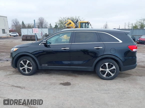 2016 Kia Sorento EX with VIN 5XYPHDA53GG171158, listed as a IAAI auction lot 42014017 with 219,595 mi miles. Bid and sale history available at carsss.com. Image 14.