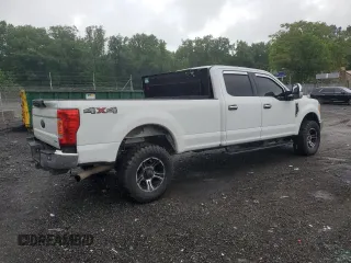 2017 Ford F-350 Platinum z VIN 1FT8W3B64HEC25752, wystawiony jako Copart lot #57534275 z przebiegiem 219 817 mil mil oraz Czysty tytuł • Clean title. Historia ofert i sprzedaży dostępna na DreamBid. Obrazek 3.